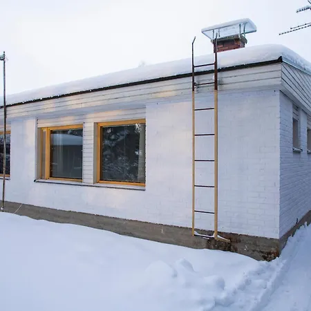 Arctic Aurora With Sauna